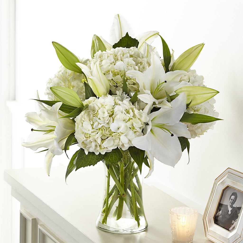Compassionate Lily Bouquet – Unique Flowers And Wedding, Miami FL