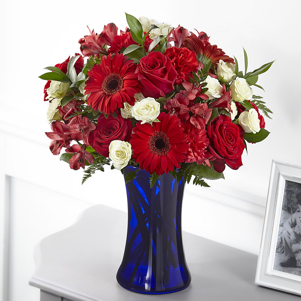 Hearts Embrace Bouquet – Unique Flowers And Wedding, Miami FL