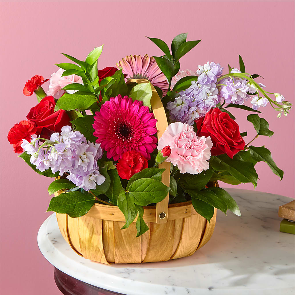 Pink Picnic Basket – Unique Flowers And Wedding, Miami FL