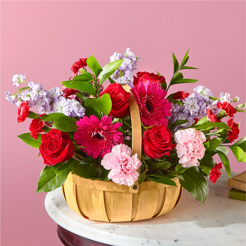 Pink Picnic Basket – Unique Flowers And Wedding, Miami FL