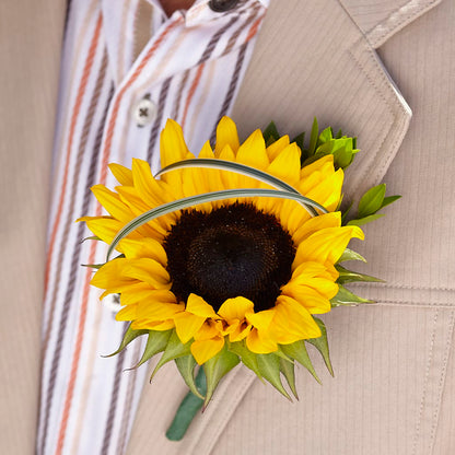 Free Spirit Boutonniere –  Unique Flowers And Wedding, Miami FL